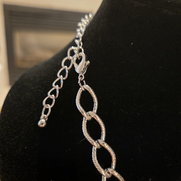 Elegant Blue and Turquoise Statement Necklace - Picture 4 of 4